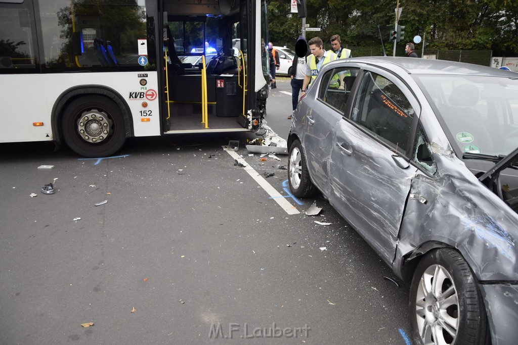 VU Bus Pkw Koeln Porz Gremberghoven Steinstr Konrad Adenauerstr P31.JPG - Miklos Laubert